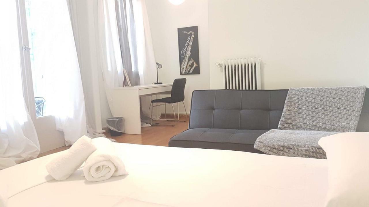 Violet Errathens Apartment - Athens Center, 7 Bd, 3 Bath Eksteriør bilde