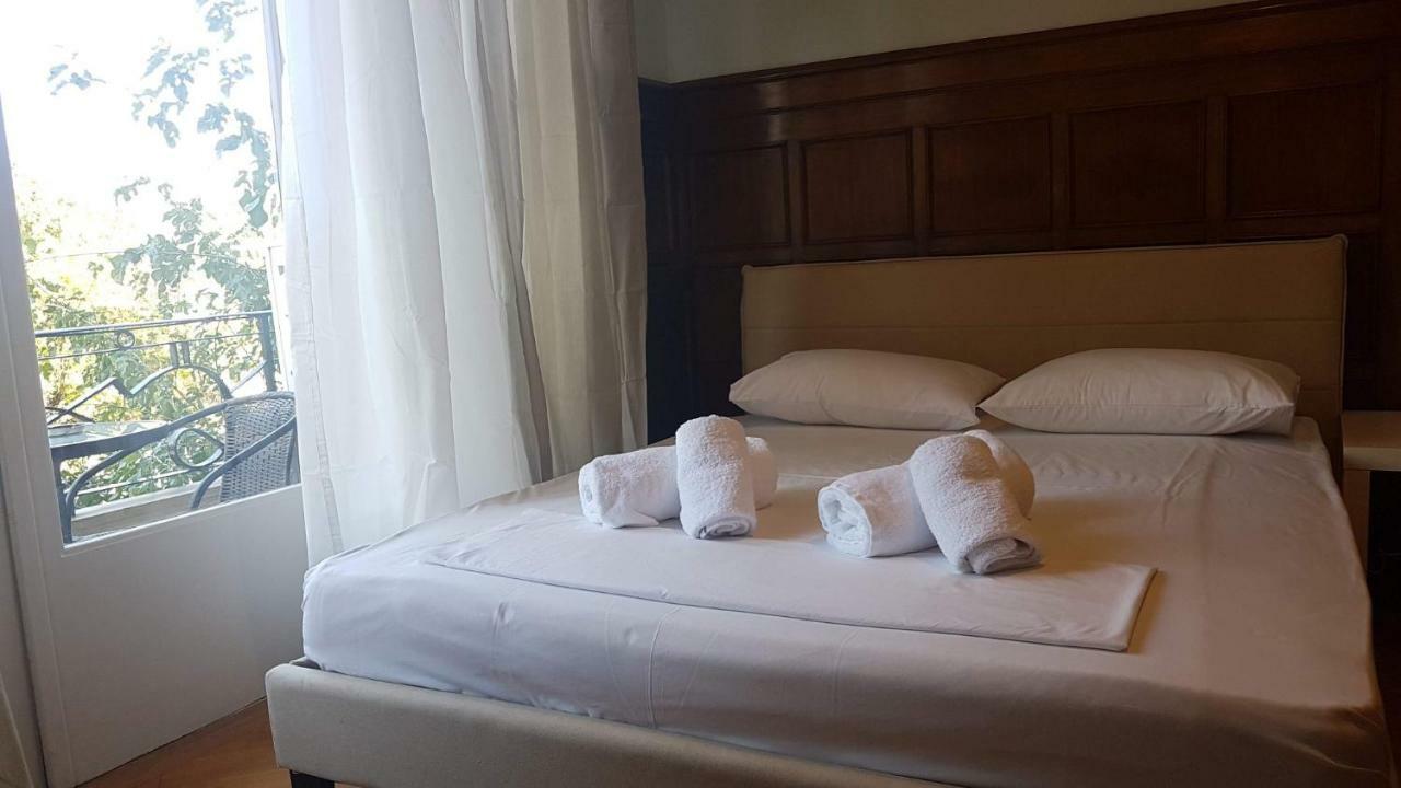 Violet Errathens Apartment - Athens Center, 7 Bd, 3 Bath Eksteriør bilde
