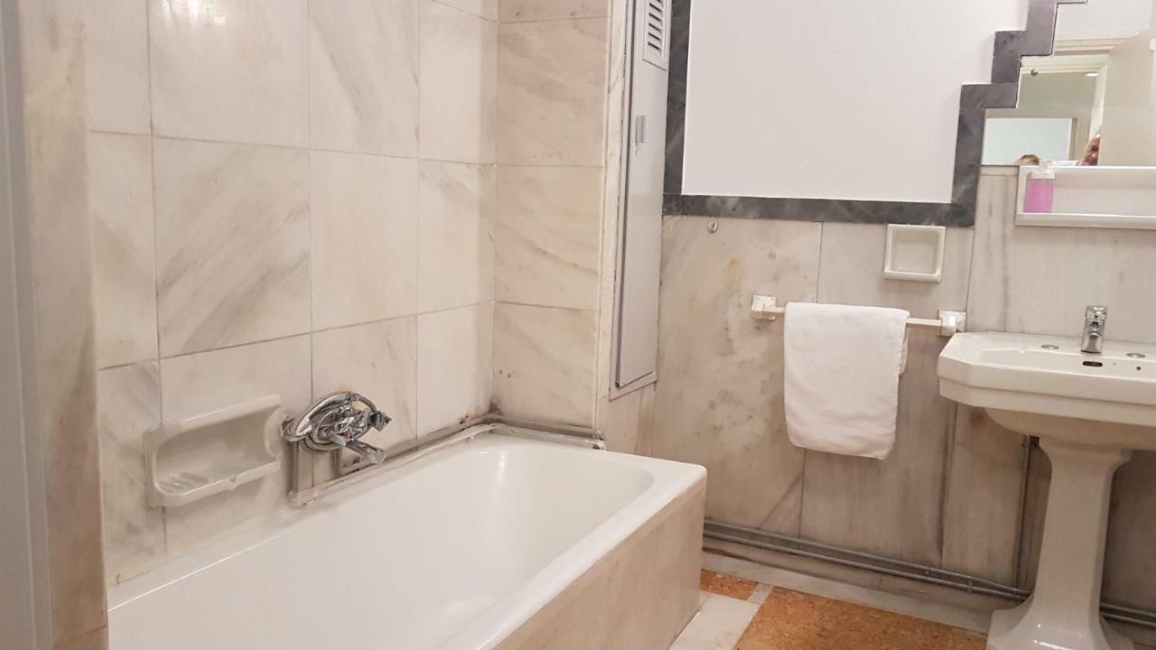 Violet Errathens Apartment - Athens Center, 7 Bd, 3 Bath Eksteriør bilde